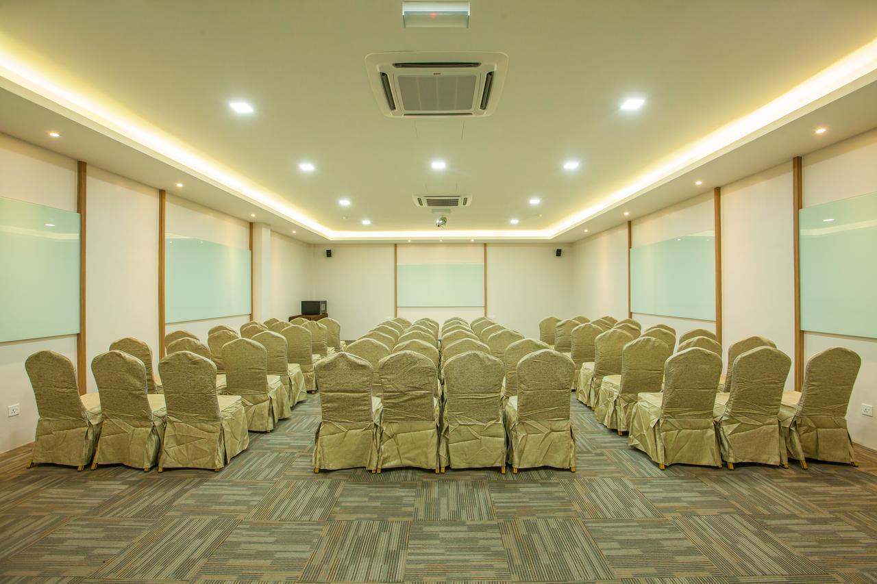 Bzz Hotel Skudai Exterior foto